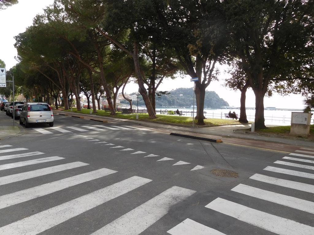 Baia Delle Favole Affittacamere Sestri Levante Exteriör bild